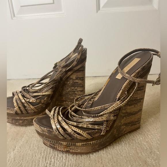 BCBG Max Azria faux snakeskin wedge heels size 9 - Picture 5 of 6